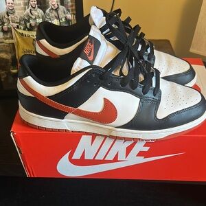 Nike Men's Black and White Sneakers